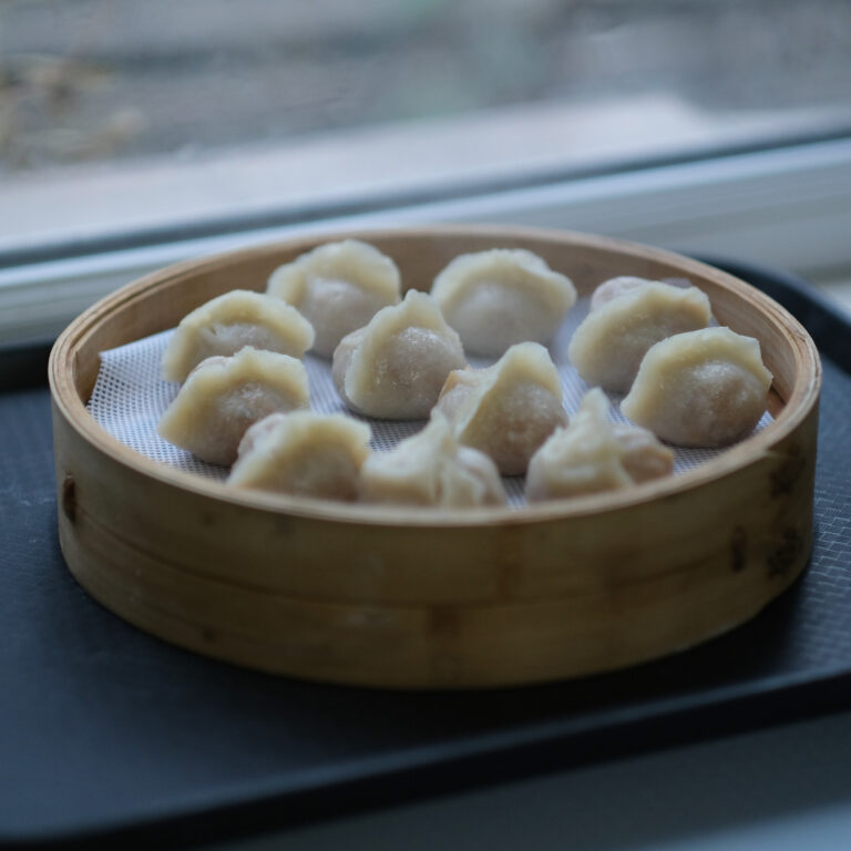 Pierożki Jiaozi ręcznie lepione